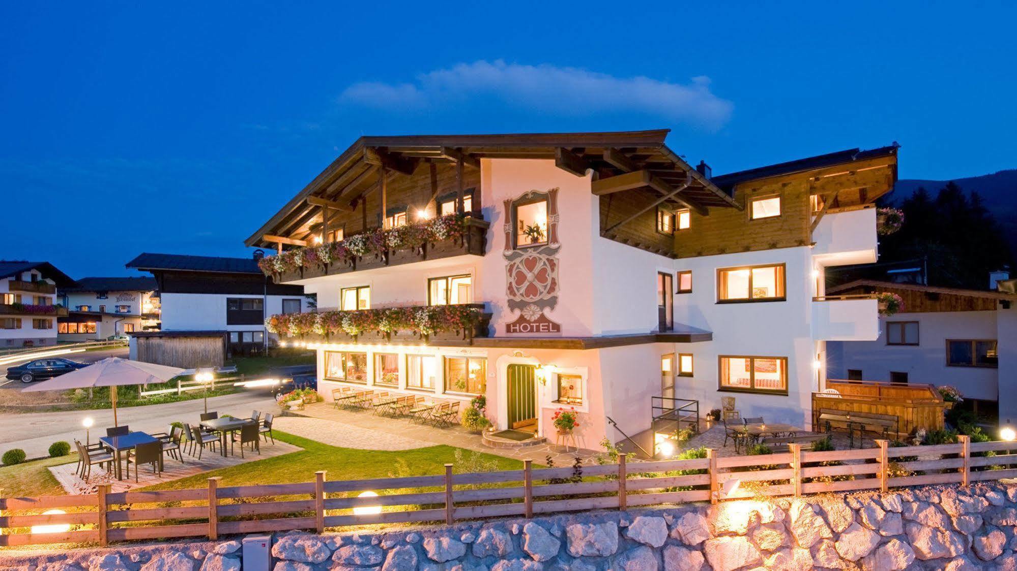 Landhotel Foehrenhof Ellmau Zewnętrze zdjęcie